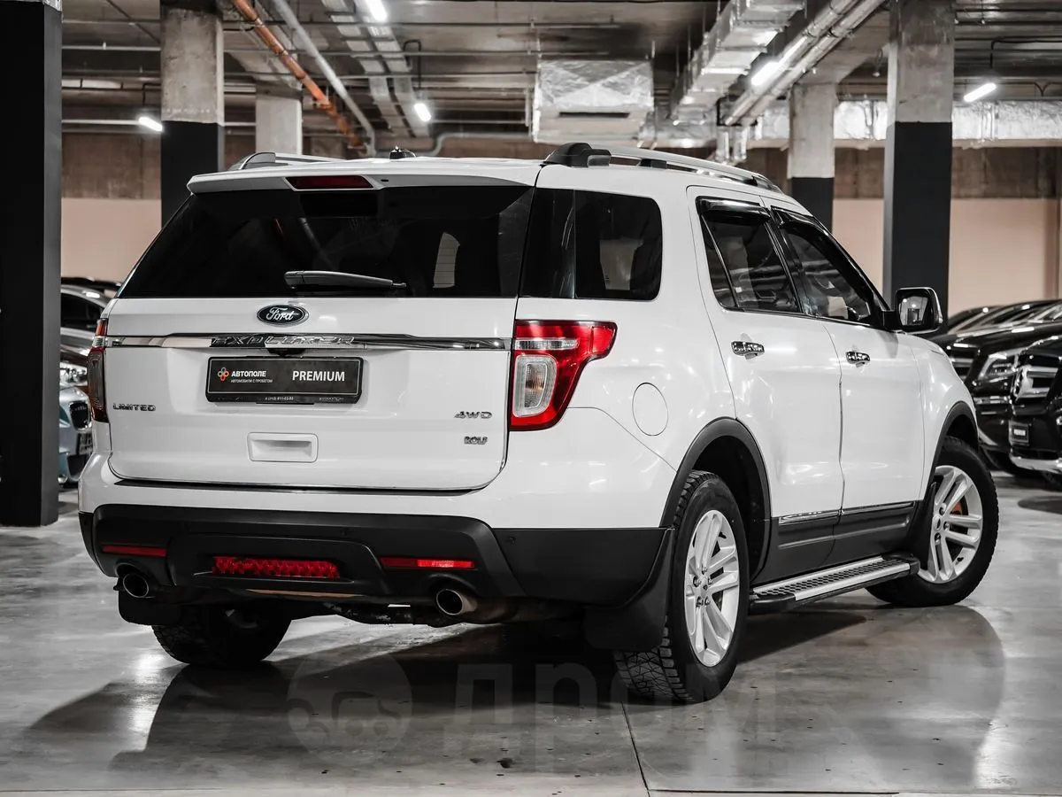 Ford Explorer Image 7